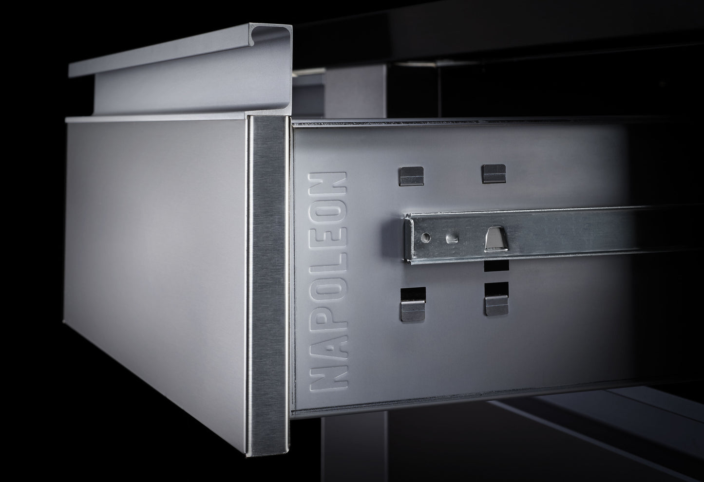 Napoleon Einbau-Türe & 2-er Schubladen-Kombination Maximaler Stauraum & Premium-Look für deine Outdoor-Küche!