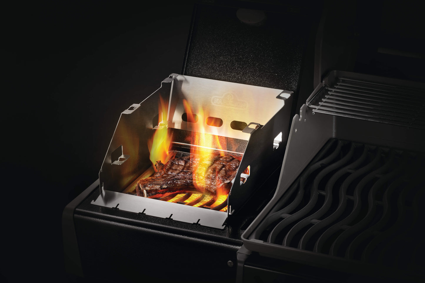 Napoleon Windschutz für SIZZLE ZONE™ (klein) | Mehr Power, mehr Kontrolle, perfektes Searing – auch bei Wind