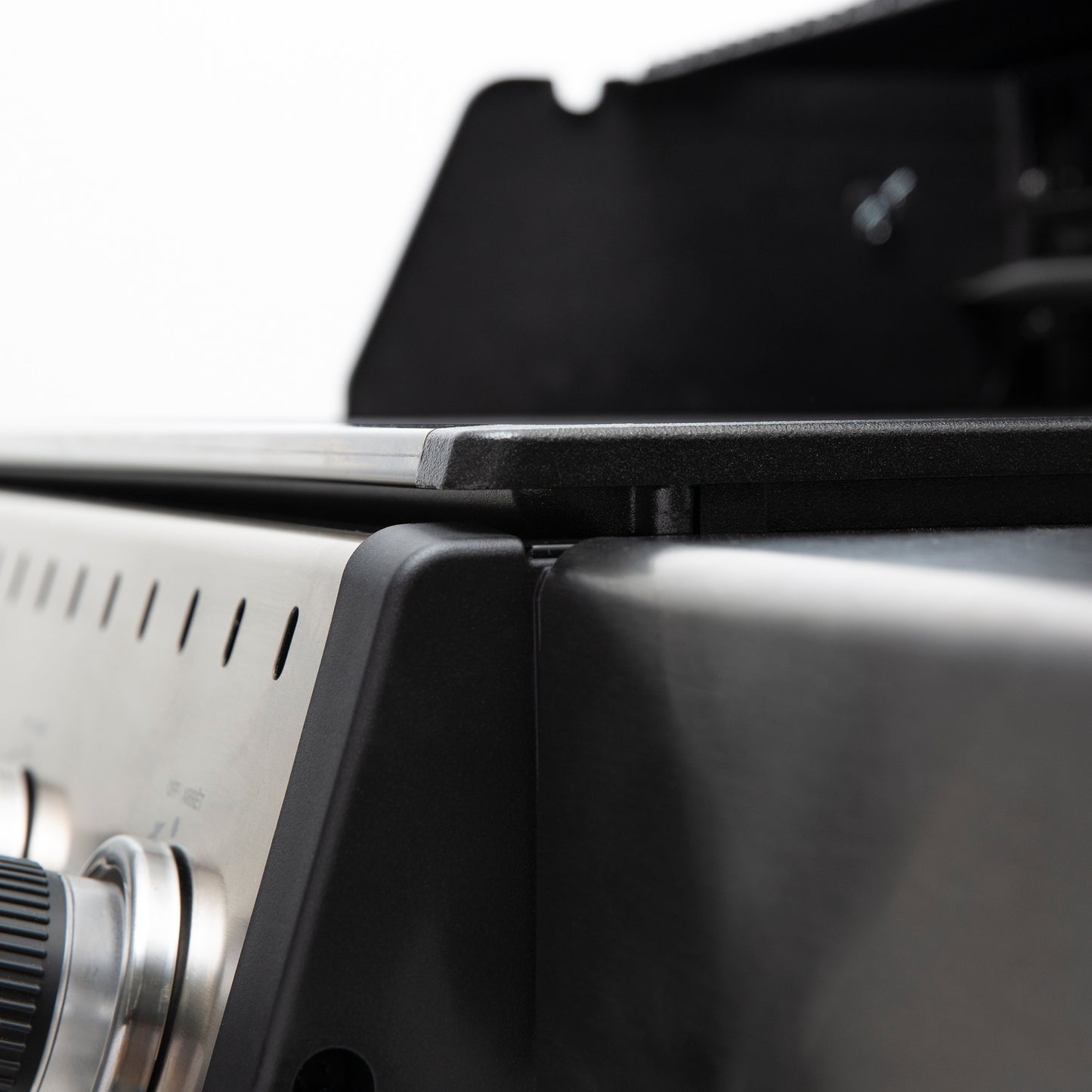 Broil King Baron™ S 490 IR mit Infrarotseitenbrenner und Drehspieß