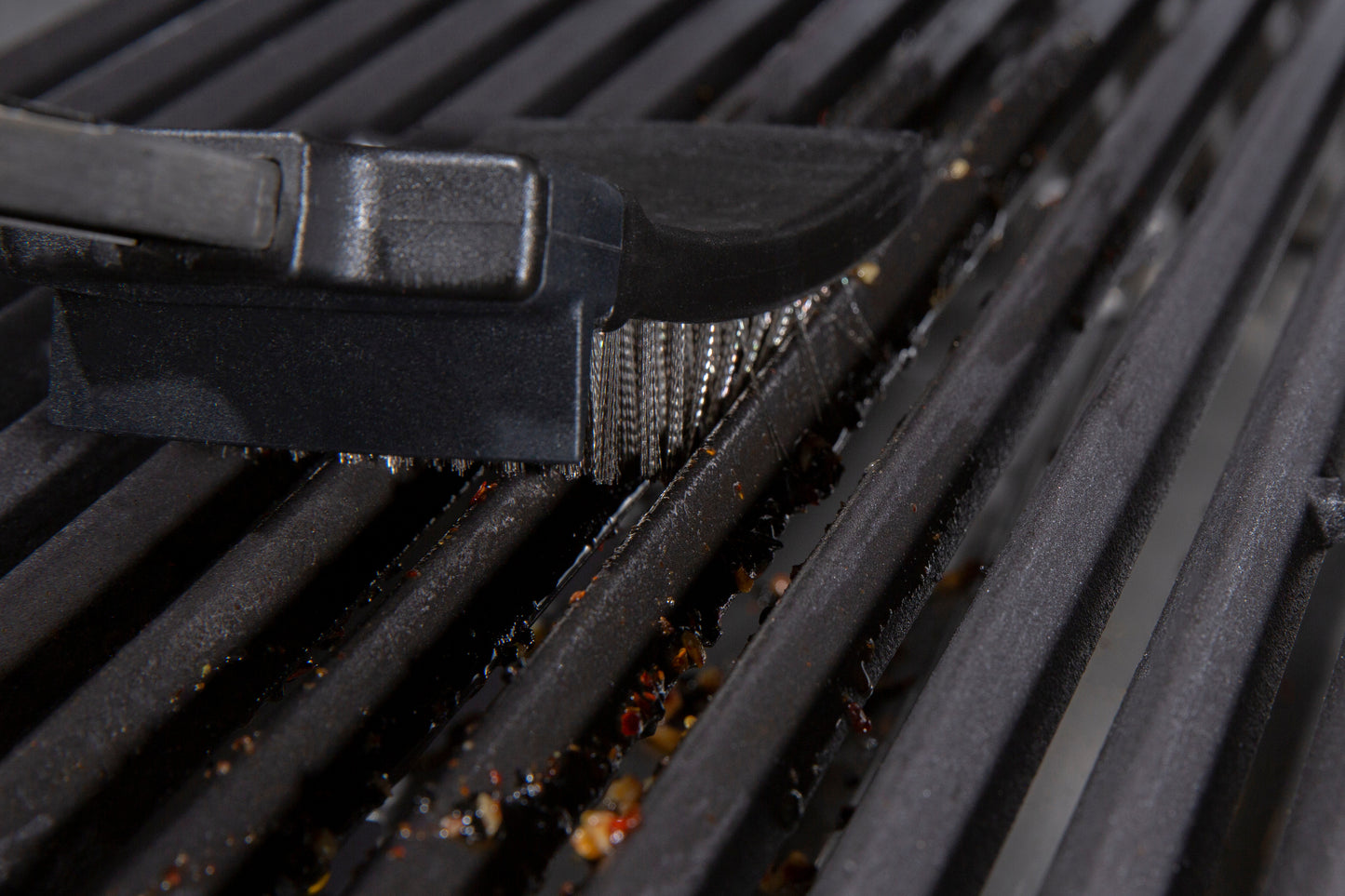 Broil King – REINIGUNGSBÜRSTE BARON 🧼 Robust. Präzise. Universell einsetzbar – für jedes Grillrost.