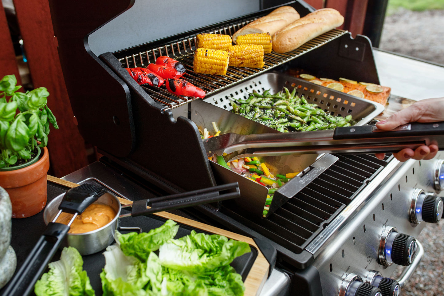 Broil King Baron™ S 490 IR mit Infrarotseitenbrenner und Drehspieß